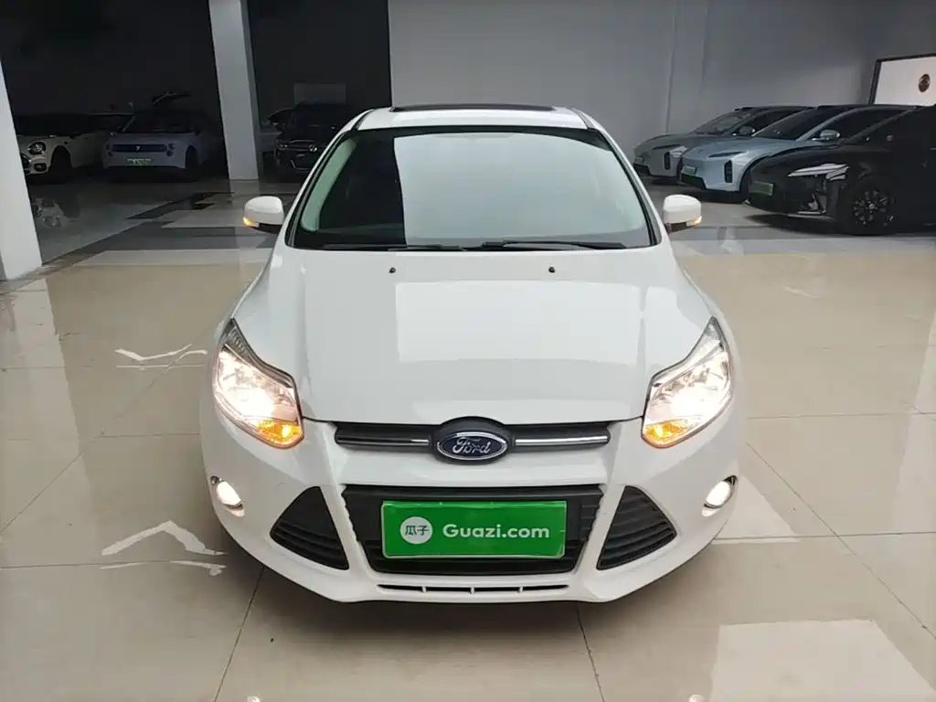 Focus Hatchback 1.6 L Auto Style