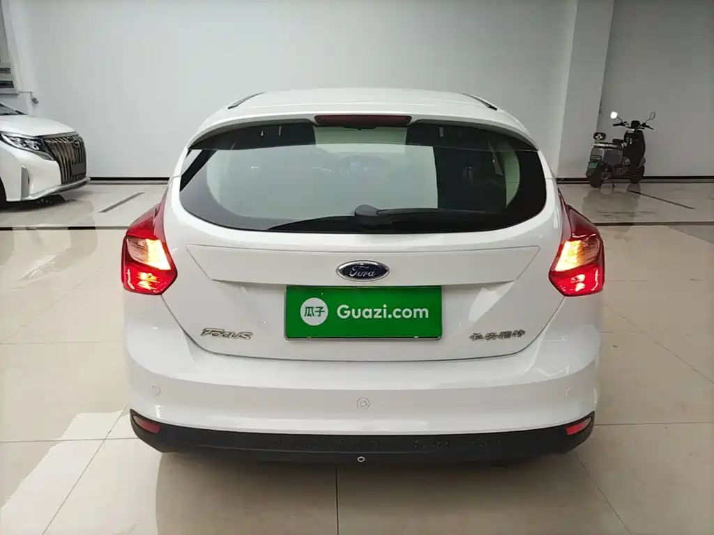 Focus Hatchback 1.6 L Auto Style