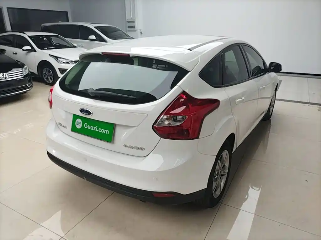 Focus Hatchback 1.6 L Auto Style