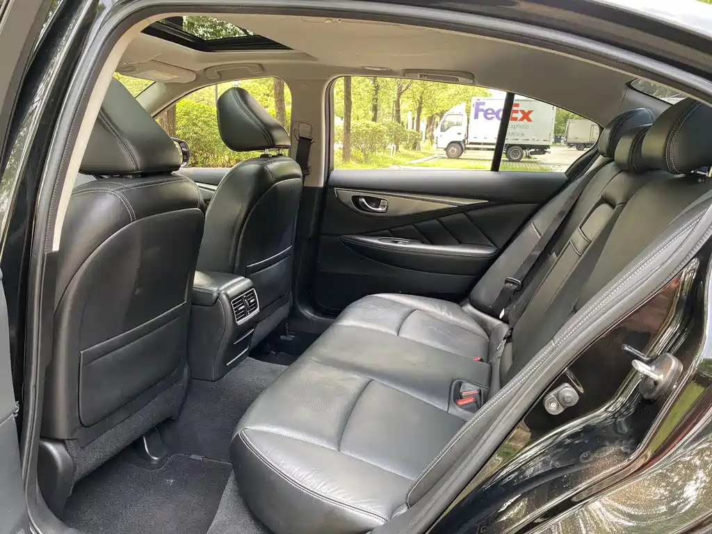 Infiniti Q50 L 2.0 T Progressive Enjoyment CN-V