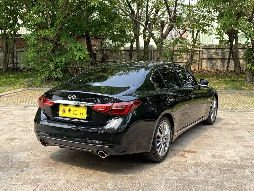 Infiniti Q50 L 2.0 T Progressive Enjoyment CN-V