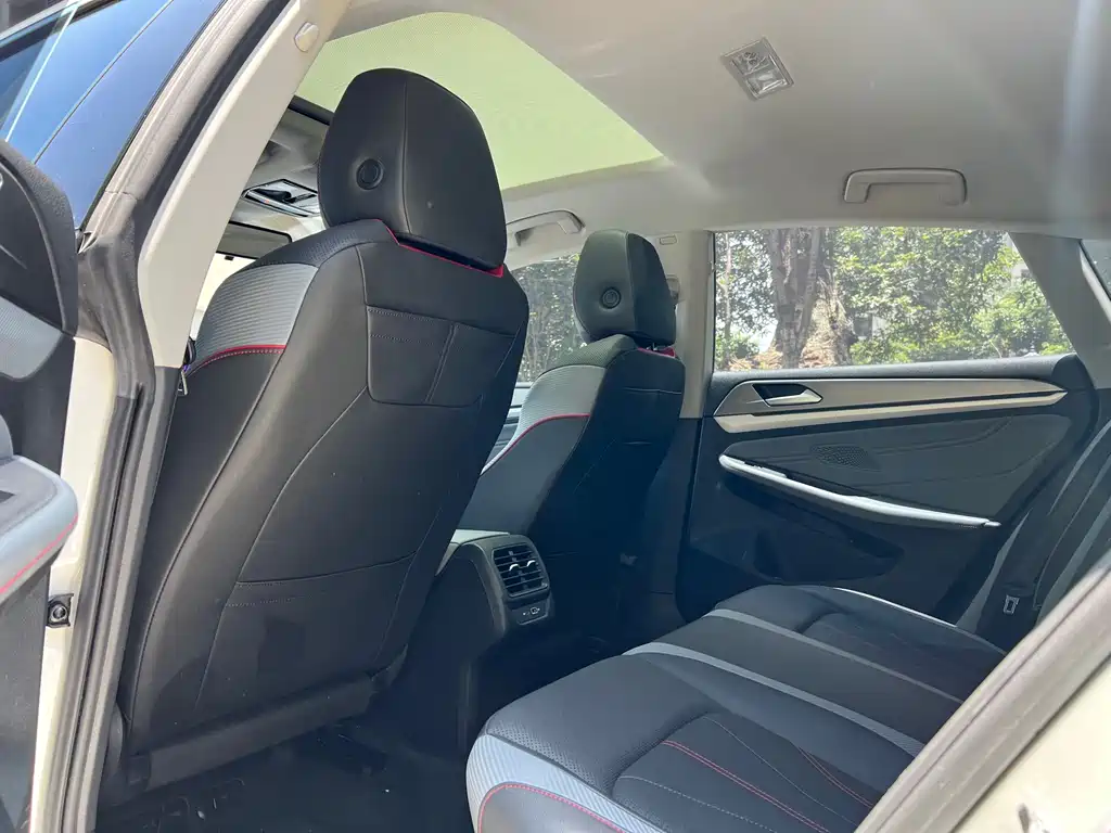 Lamando Lamando L 280 TSI DSG Spicy Cool