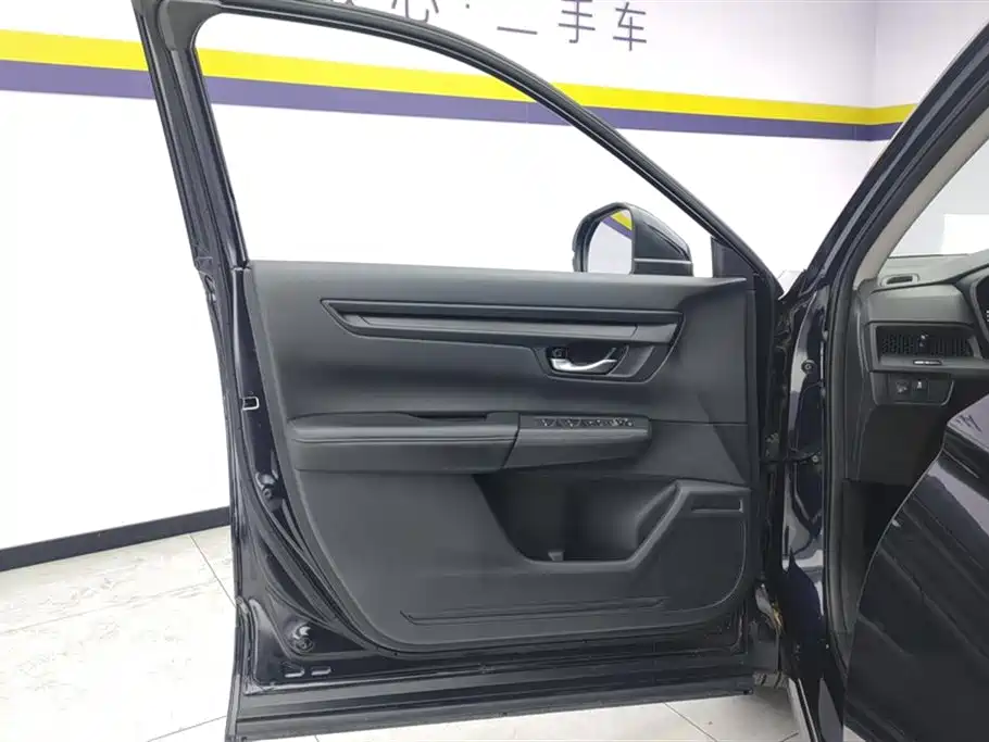 Breeze 240 TURBO 2 WD Luxury 5-seat
