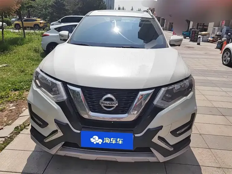Nissan X-Trail 2.0 L CVT Connected Comfort 2 WD