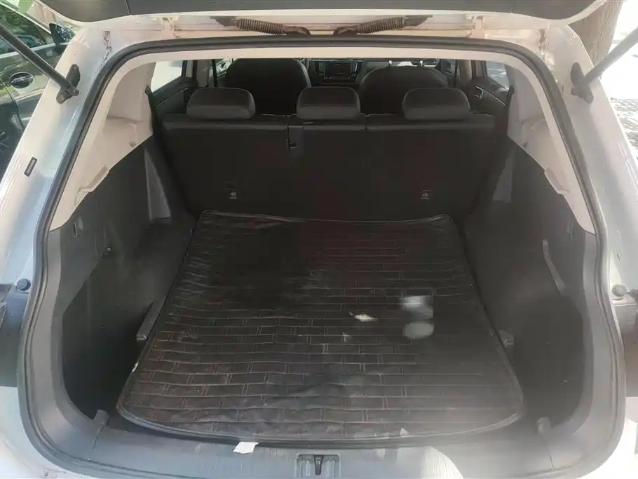 Tiguan L 330 TSI Auto 2 WD Luxury
