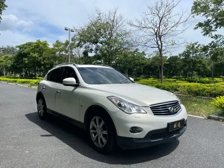 Infiniti QX50 (Import) 2.5 L 2 WD Grace