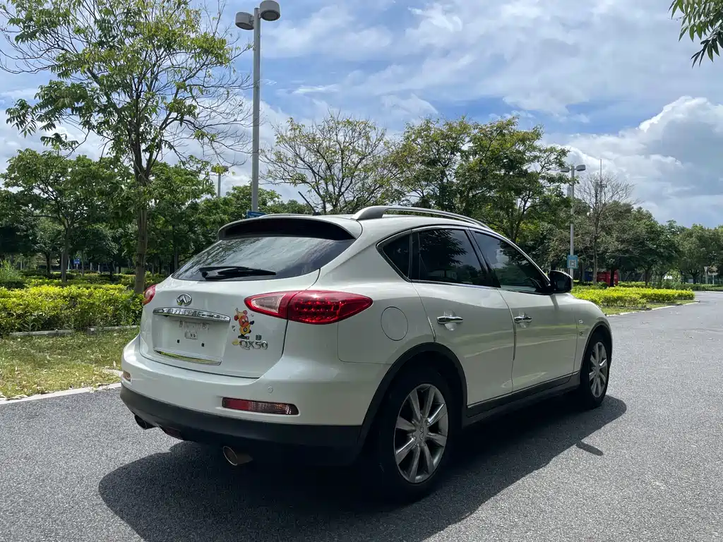 Infiniti QX50 (Import) 2.5 L 2 WD Grace