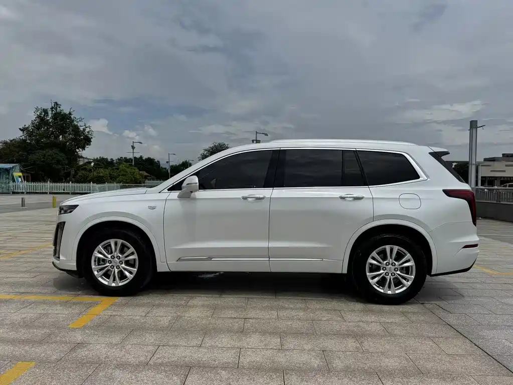Cadillac XT6 2.0 T 7-seat 4 WD Style