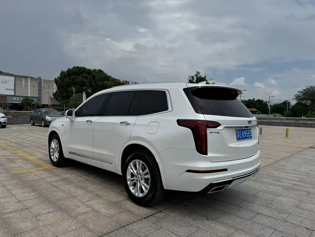 Cadillac XT6 2.0 T 7-seat 4 WD Style