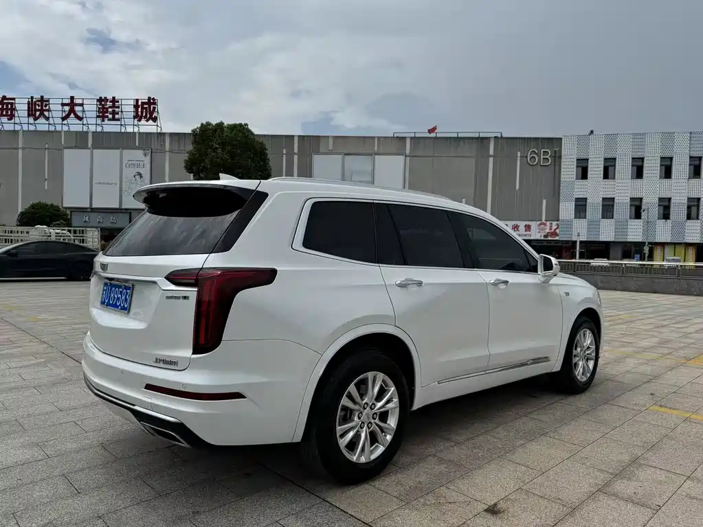 Cadillac XT6 2.0 T 7-seat 4 WD Style