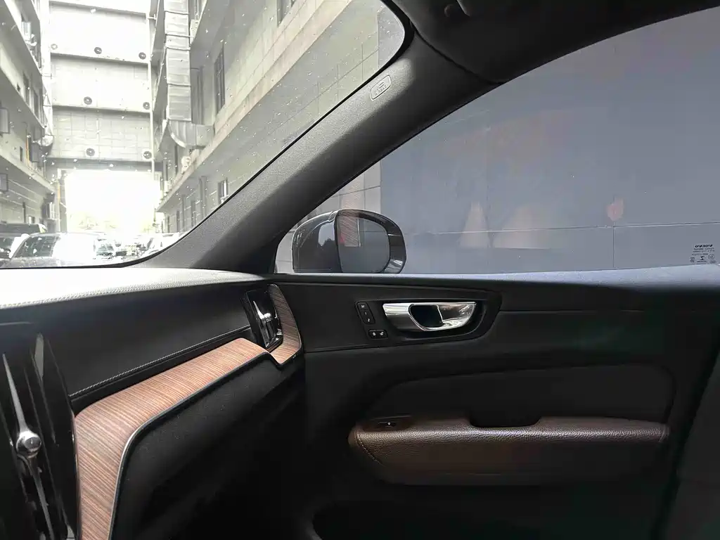 Volvo XC60 B5 4 WD Smart Vision Luxury