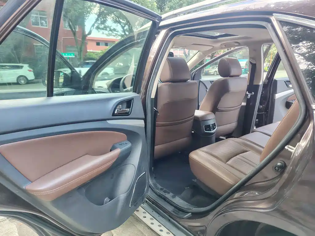 BYD S7 2.0 T Upgraded Auto Distinguished