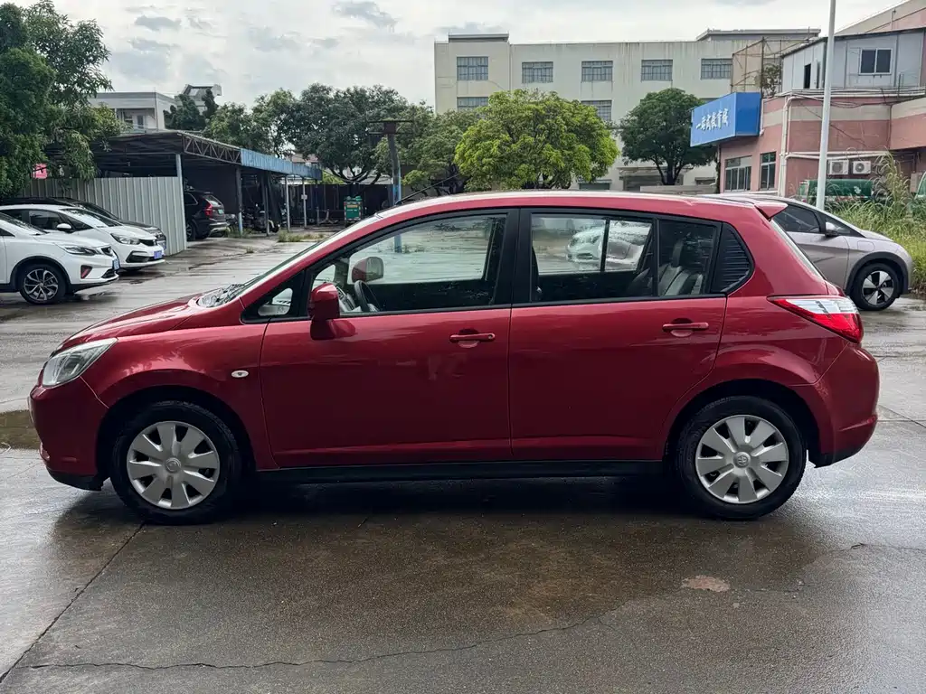 Venucia R50 1.6 L Auto Fashion