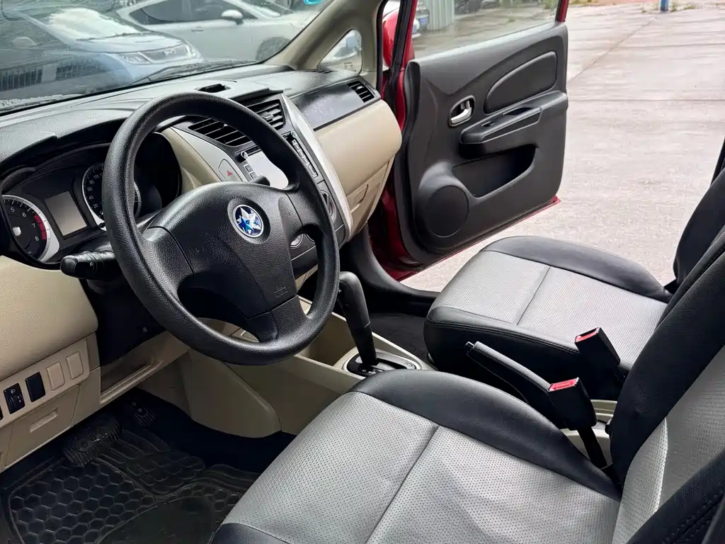Venucia R50 1.6 L Auto Fashion