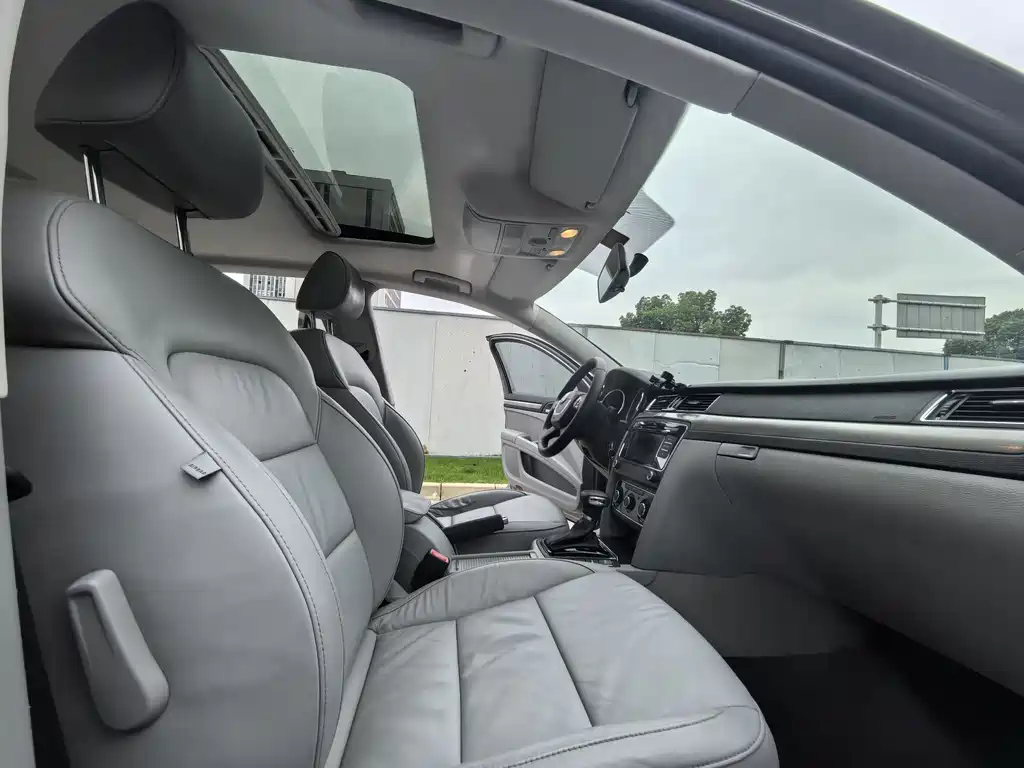 Superb 1.8 TSI Auto Grace