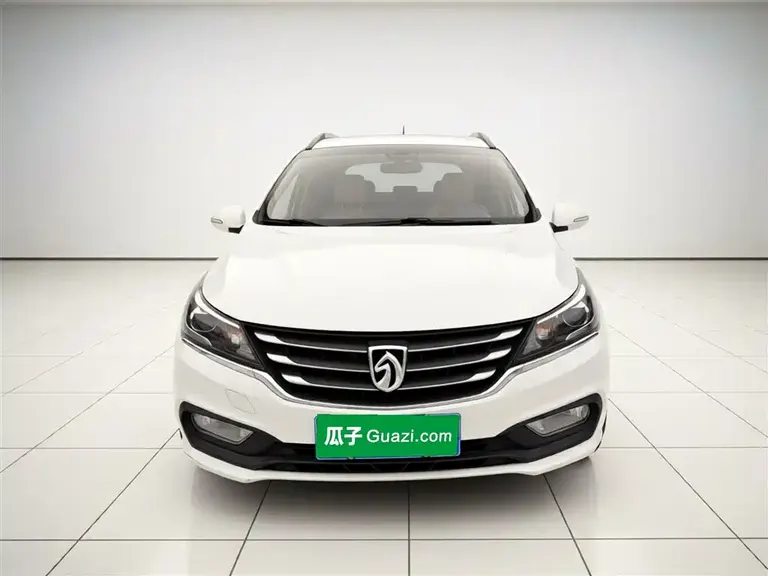 Baojun 310 W 1.5 L Manual Fashion CN-V