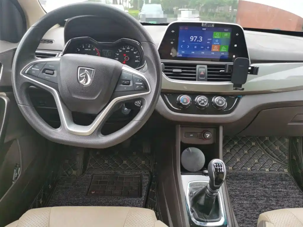 Baojun 310 W 1.5 L Manual Fashion CN-V