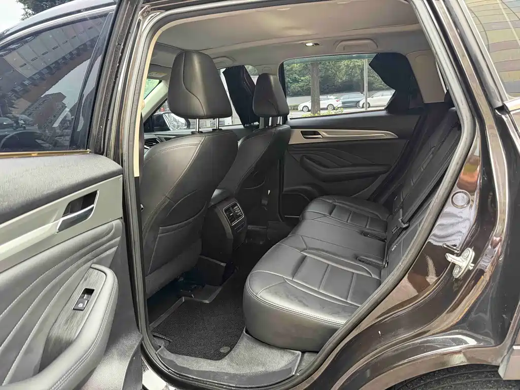 Haval F7 2.0 T 2 WD i
