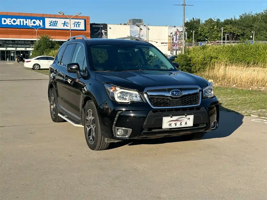 Forester 2.0 T Auto Distinguished Navigation