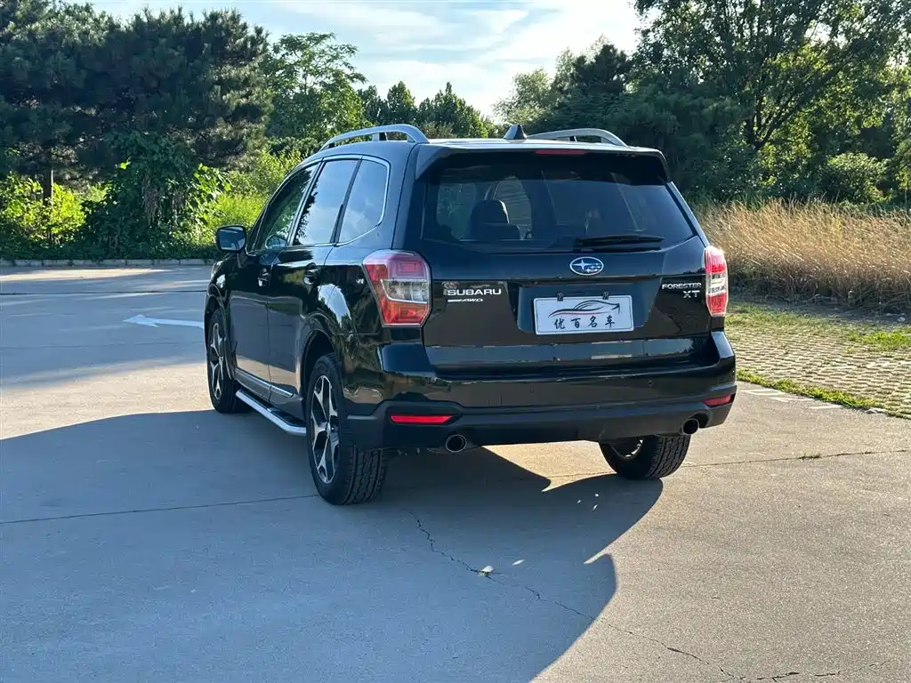 Forester 2.0 T Auto Distinguished Navigation