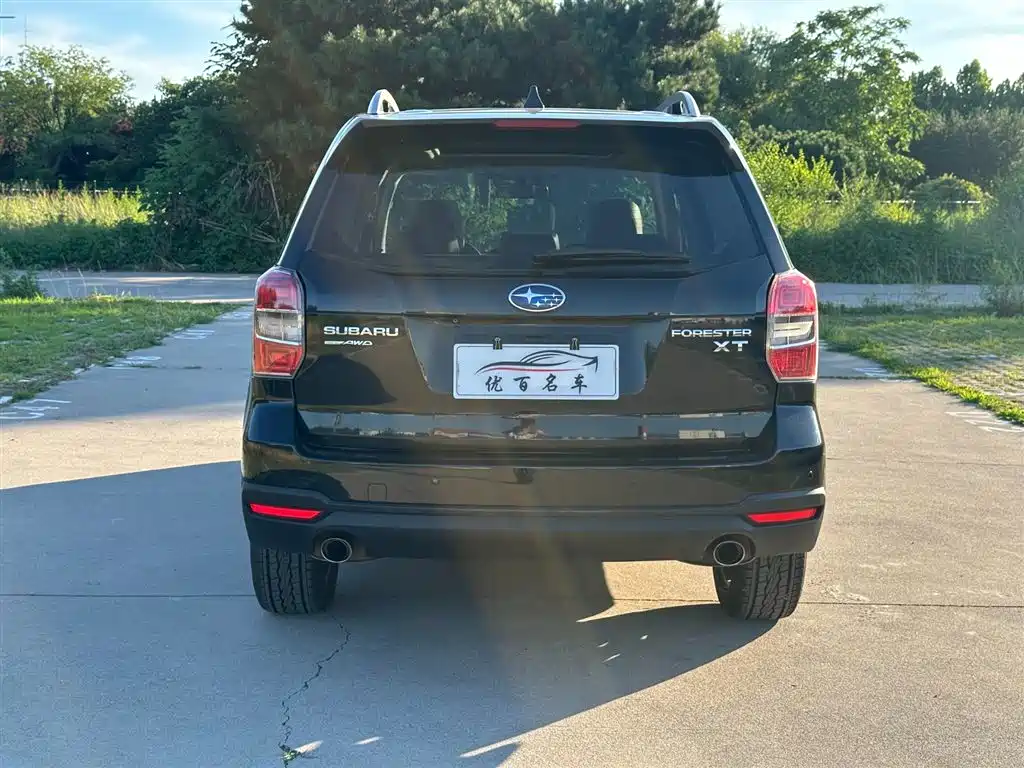 Forester 2.0 T Auto Distinguished Navigation