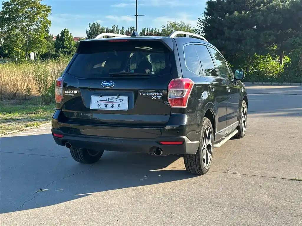 Forester 2.0 T Auto Distinguished Navigation