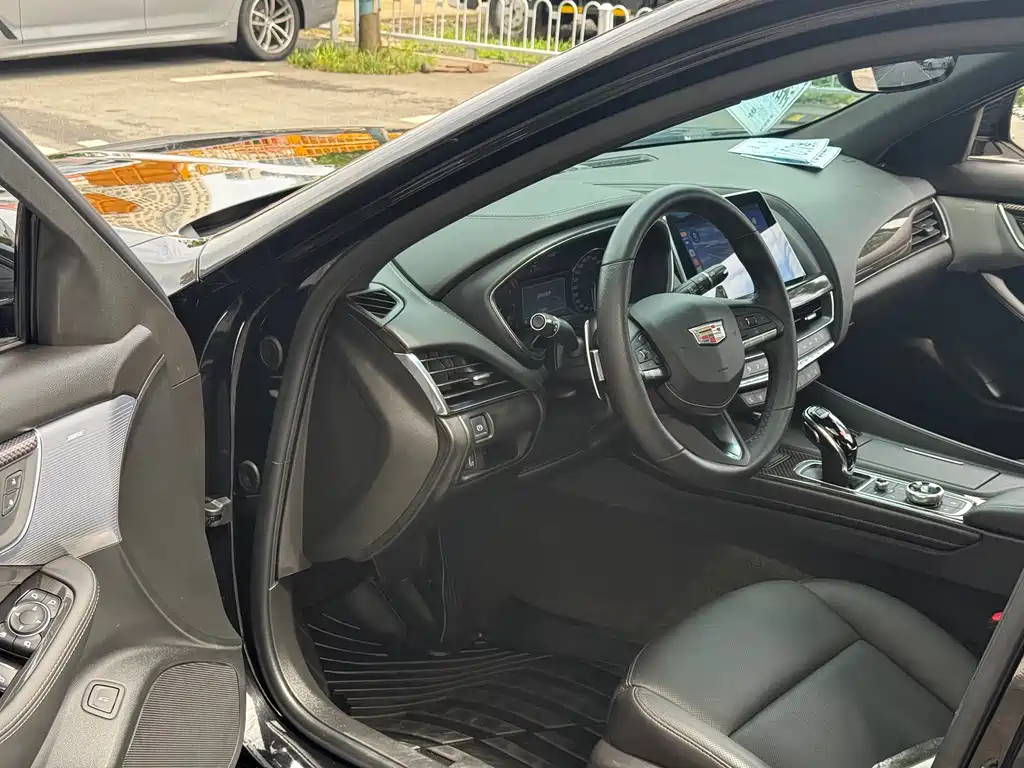 Cadillac CT5 28 T Luxury