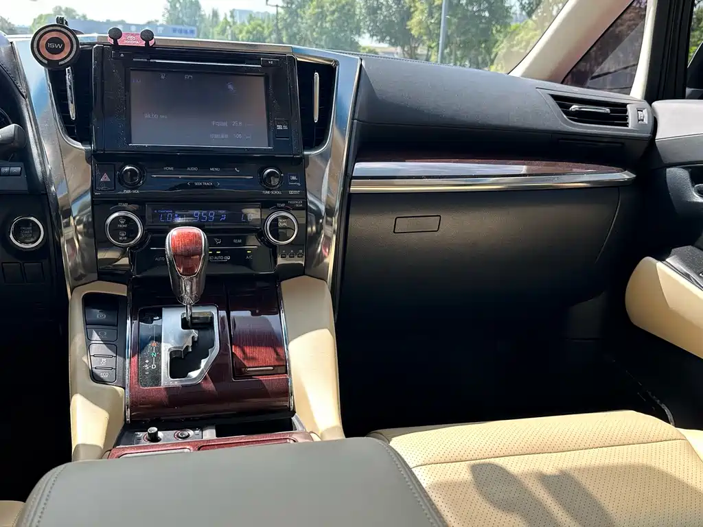 Alphard 3.5 L Luxury