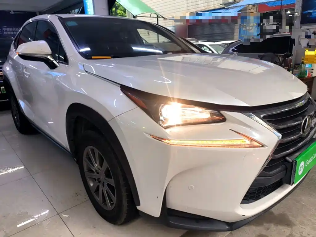 Lexus NX 200 FWD Sharp Travel