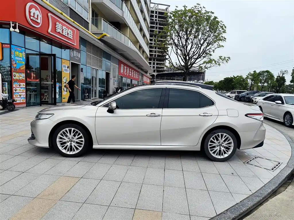 Camry 2.5 G Luxury CN-VI