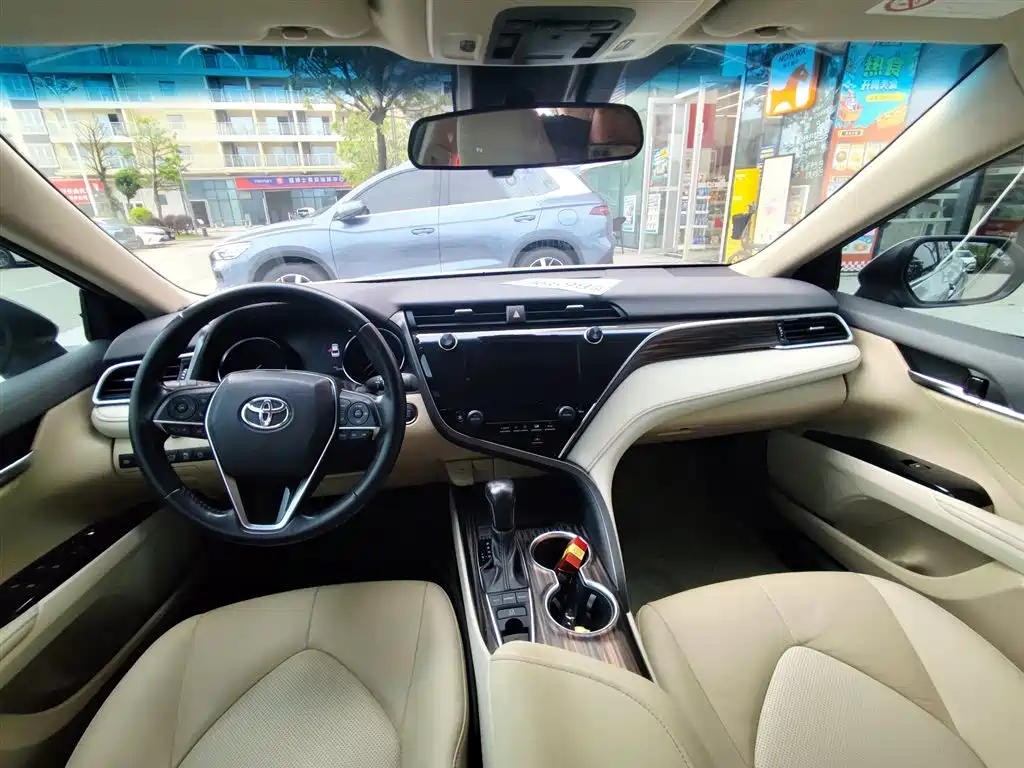 Camry 2.5 G Luxury CN-VI