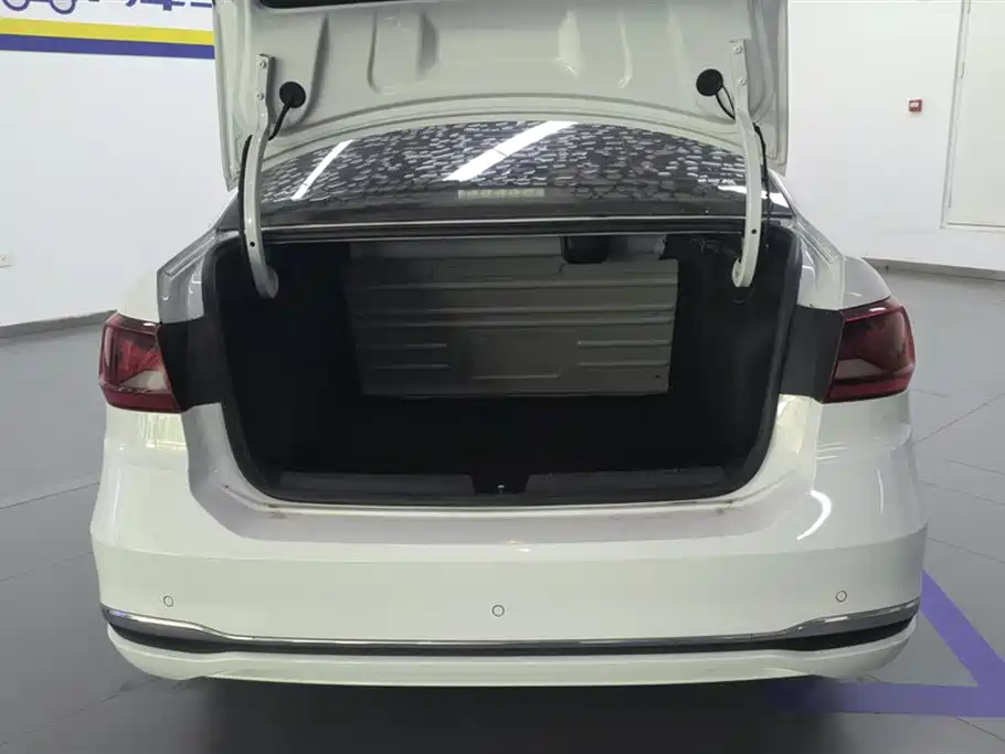 Jetta VA3 1.5 L Auto Joy