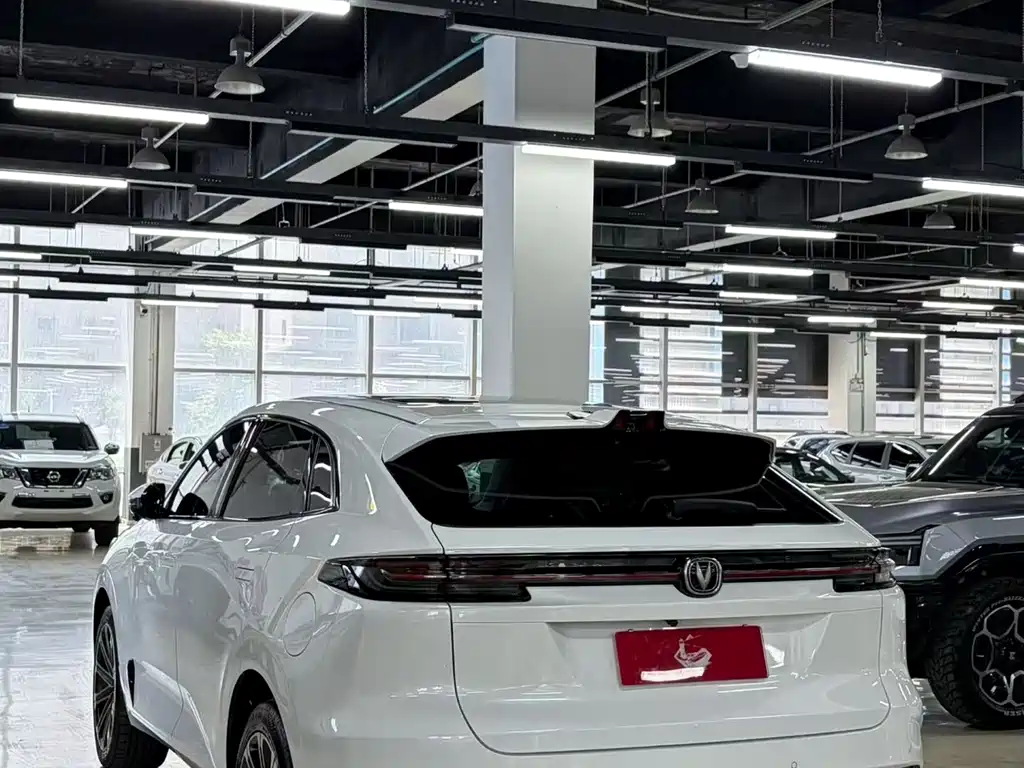 Changan UNI-K 2.0 T AWD Distinguished