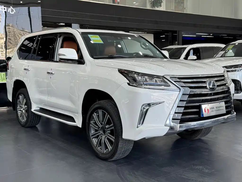 Lexus LX 570 Distinguished Luxury