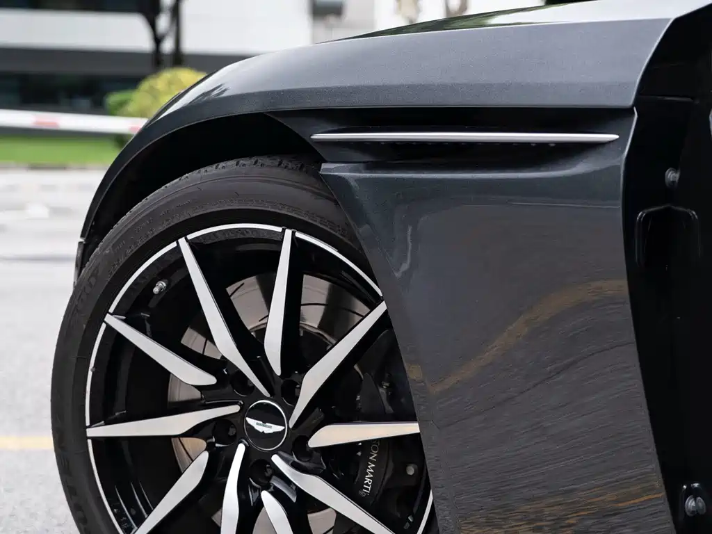 Aston Martin DB11 4.0 T V8 Coupe