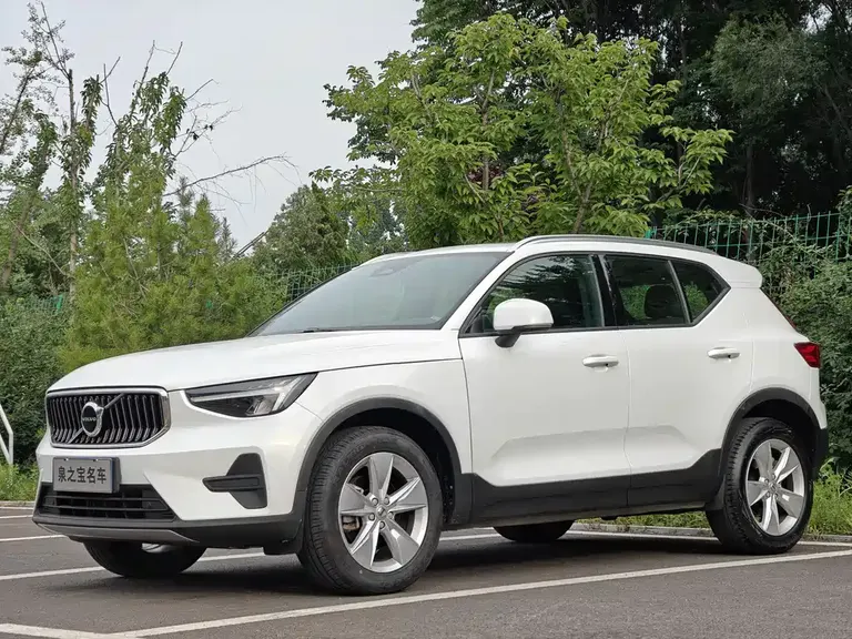 Volvo XC40 沃尔沃XC40 2023款 B3 智行时尚版