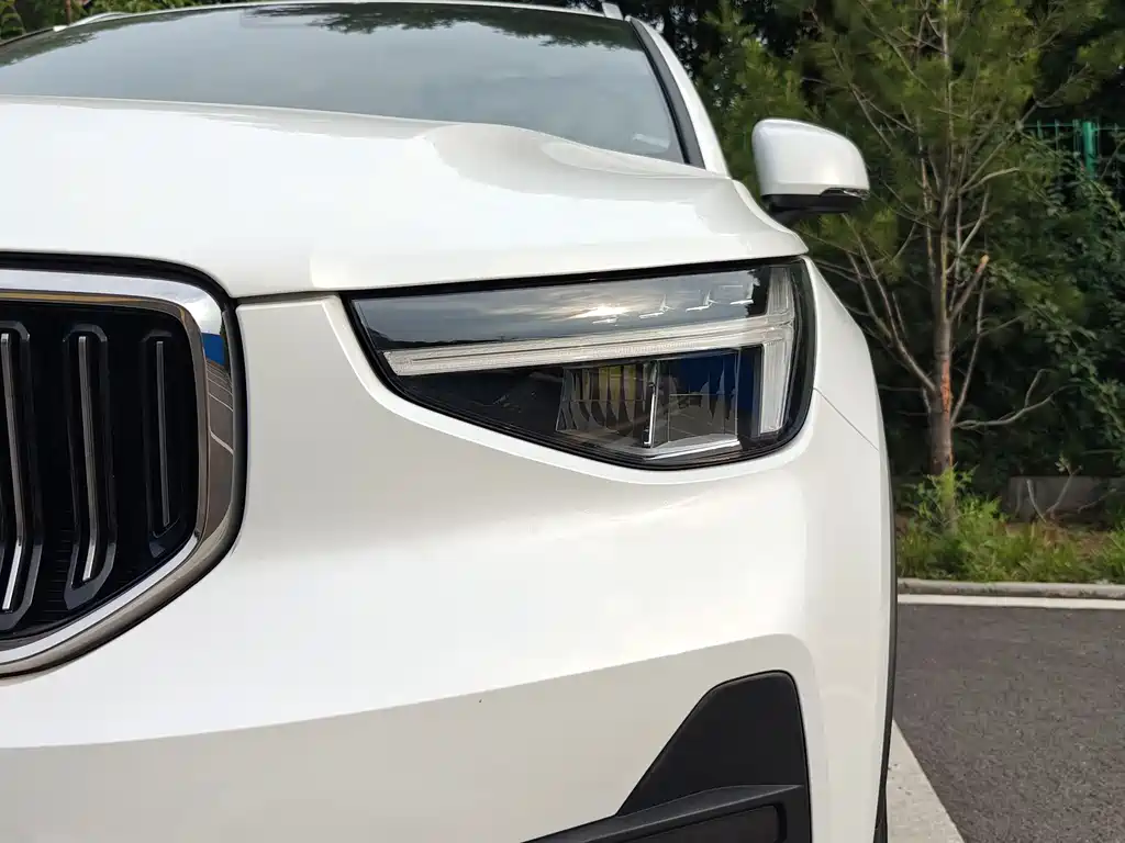 Volvo XC40 沃尔沃XC40 2023款 B3 智行时尚版