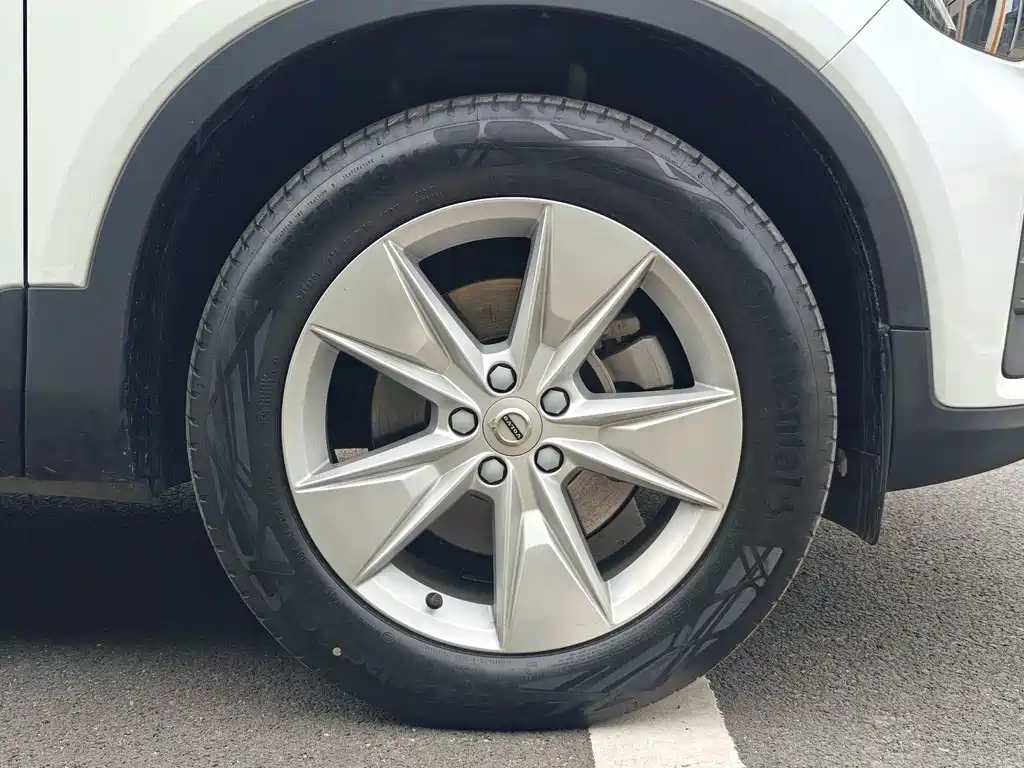 Volvo XC40 沃尔沃XC40 2023款 B3 智行时尚版