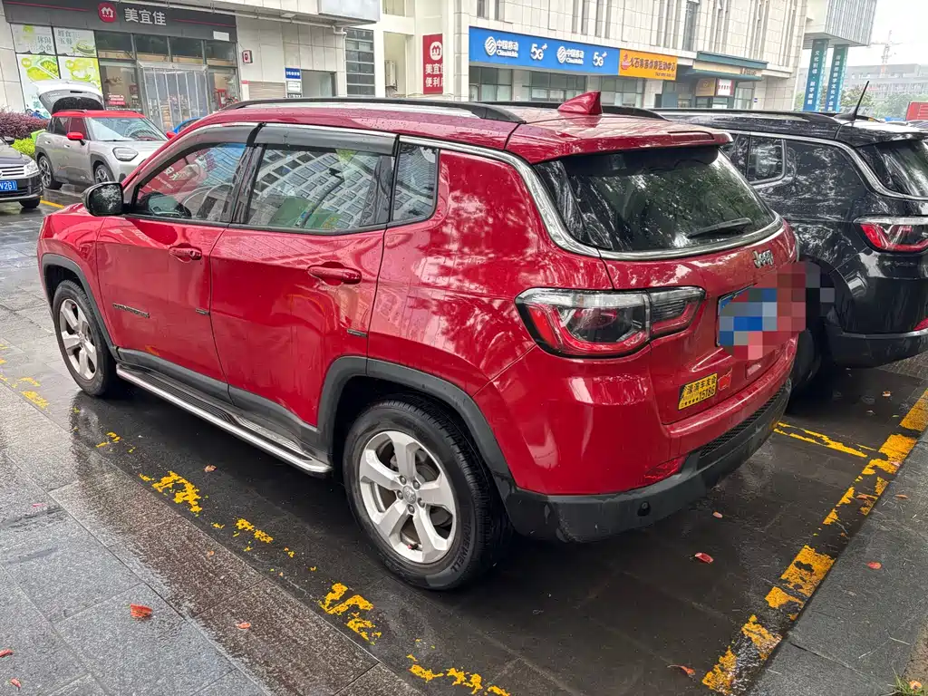 Compass 200 T Auto Home Enjoyment