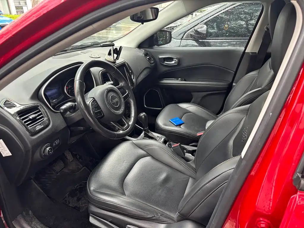 Compass 200 T Auto Home Enjoyment