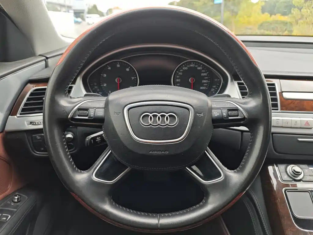 Audi A8 A8 L 50 TFSI quattro Luxury