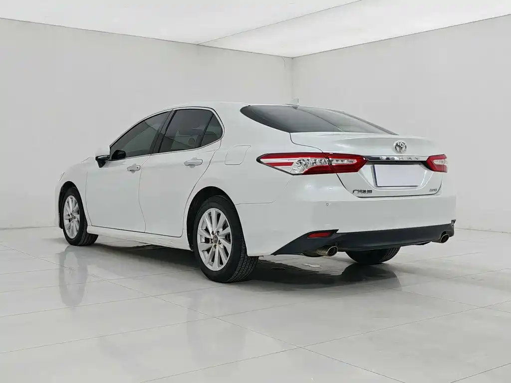 Camry 2.0 G Luxury