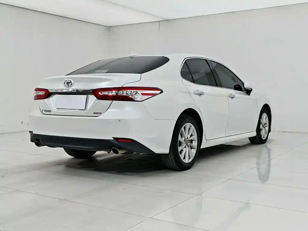 Camry 2.0 G Luxury