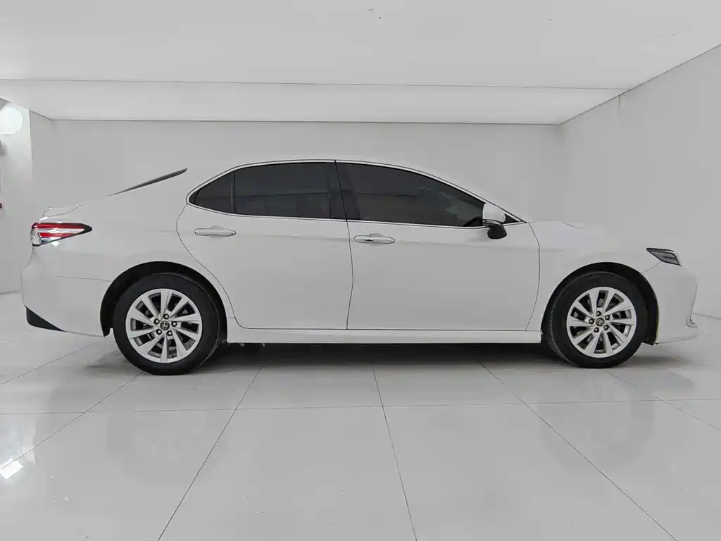 Camry 2.0 G Luxury