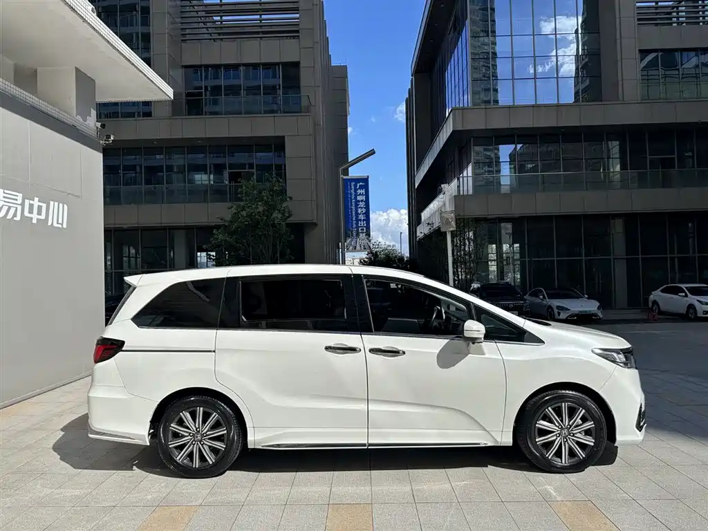 Odyssey 2.0 L e:HEV Sharp· Joy