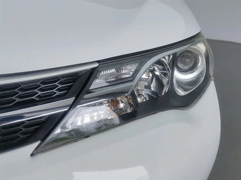 RAV4 2.0 L CVT 4 WD New Sharp