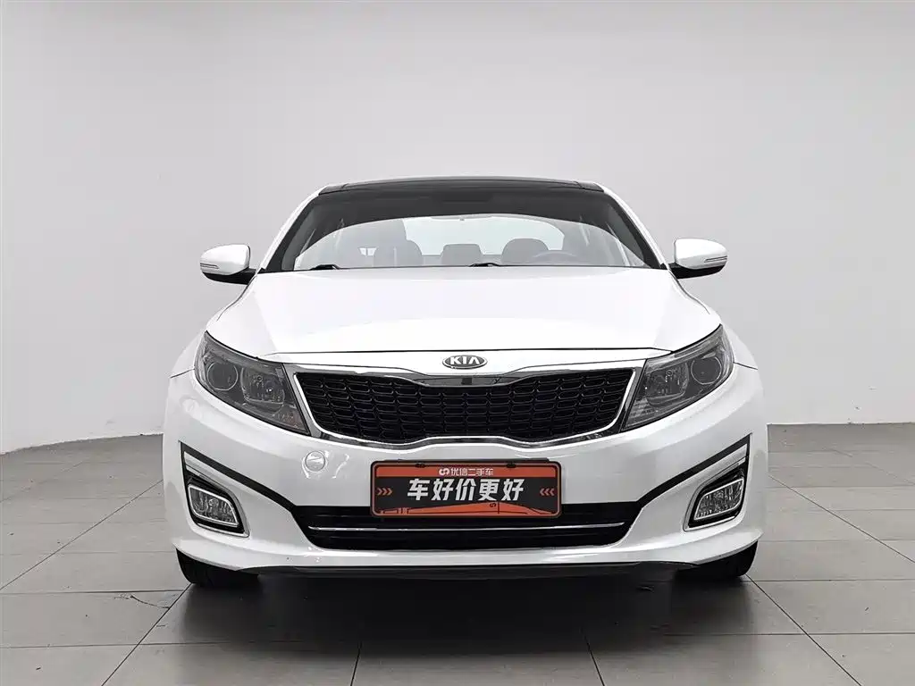 Kia K5 2.0 L Auto LUX