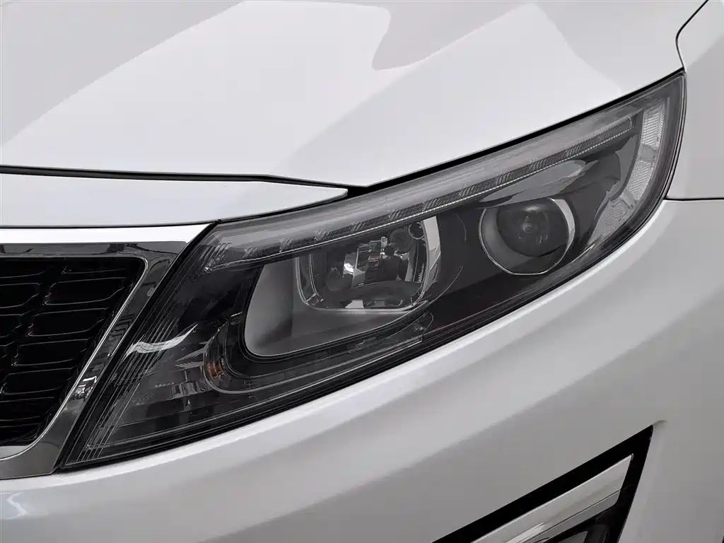Kia K5 2.0 L Auto LUX