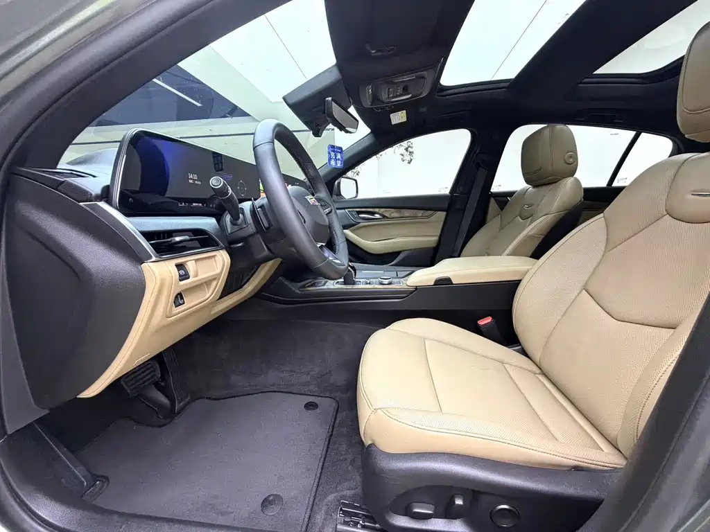 Cadillac CT5 28 T Distinguished