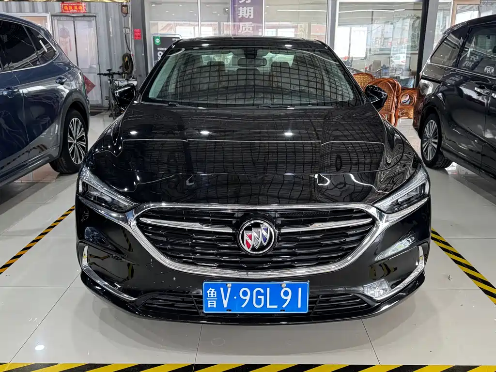 LaCrosse 652 T Luxury